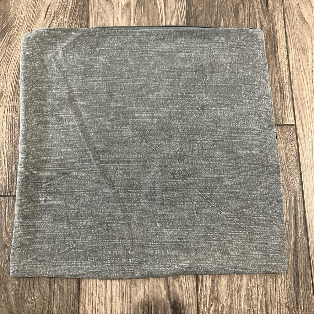 Pottery Barn Drew Snowflake Embroidered Pillow Cover - Picture 3 of 7